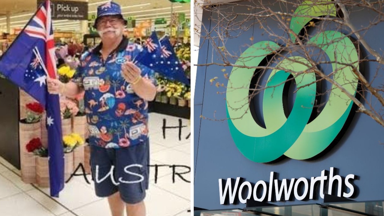 Aussie ‘legend’ hands out flags at Woolies