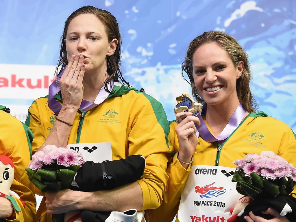 Emily Seebohm’s (R) family believes she should be Australia’s flagbearer over Cate Campbell. Picture: AAP/Matt Roberts