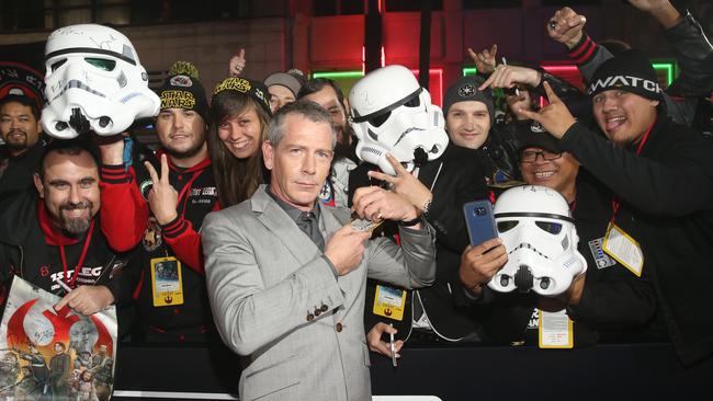 Mendelsohn with fans at the Hollywood premiere of Rogue One: A Star Wars story on December 10. Picture: Jesse Grant/Getty Images