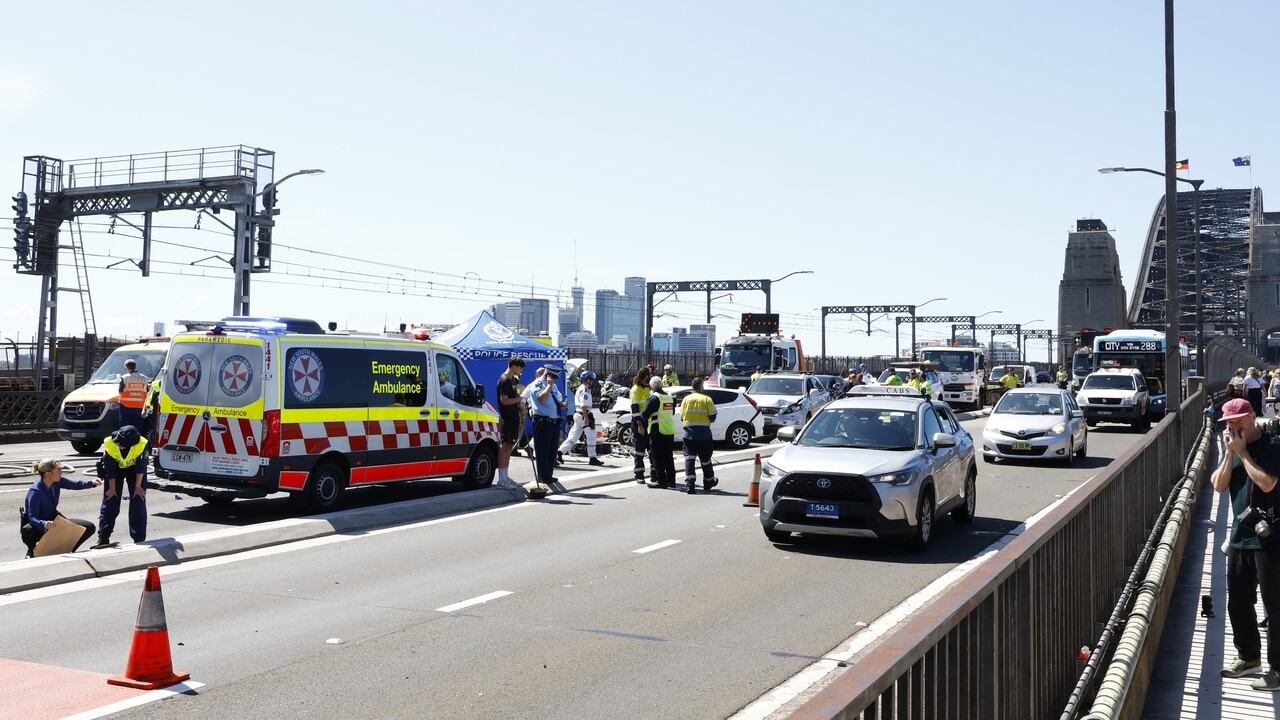 Investigation ‘ongoing’ following Harbour Bridge car crash