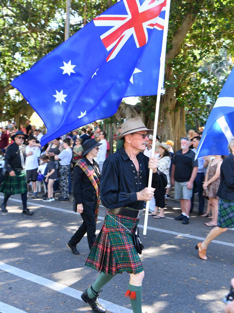 150+ photos Townsville pays respects on Anzac Day Townsville Bulletin