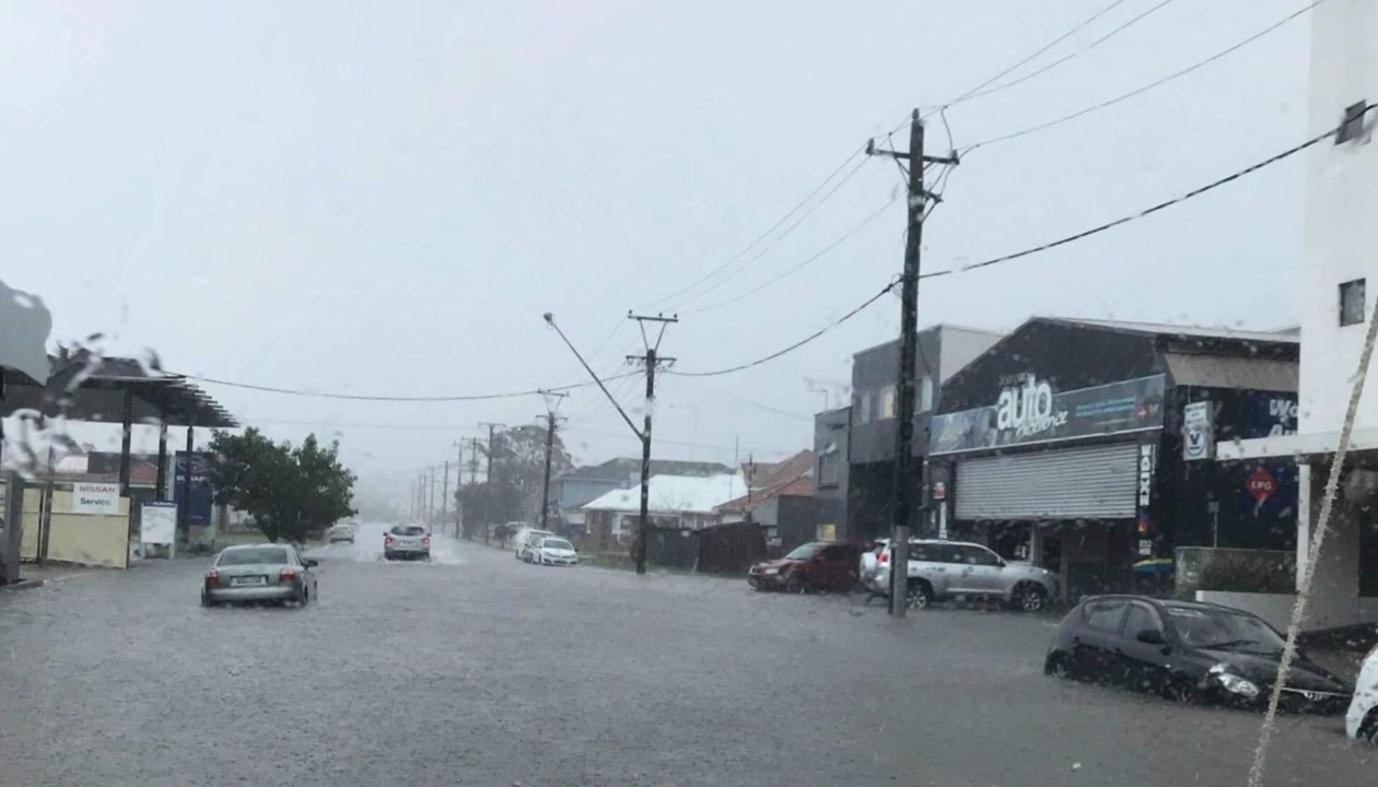 SES issue several evacuation warnings in Sydney