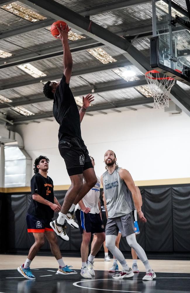 NBL Basketball News 2023: Ariel Hukporti Bench Press, Melbourne United ...