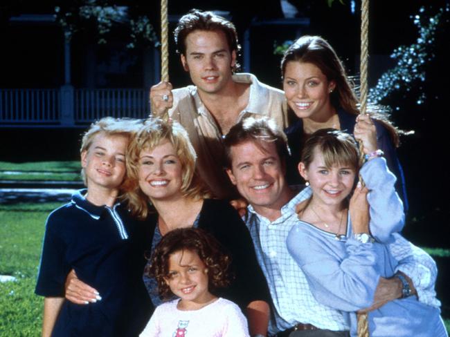 7th Heaven Star Stephen Collins Pens Essay Admitting To Sexual Abuse Of ...