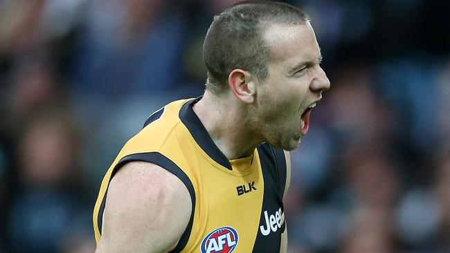 Jake Batchelor celebrates a goal for Richmond in 2015.