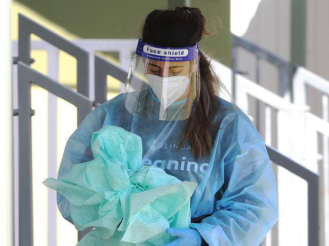 NEWCASTLE, AUSTRALIA - NewsWire Photos - August 10, 2021. Newcastle's Jesmond Public School is undergoing a thorough deep clean after one of its students tested positive for Covid 19.   Picture: NCA NewsWire / Peter Lorimer