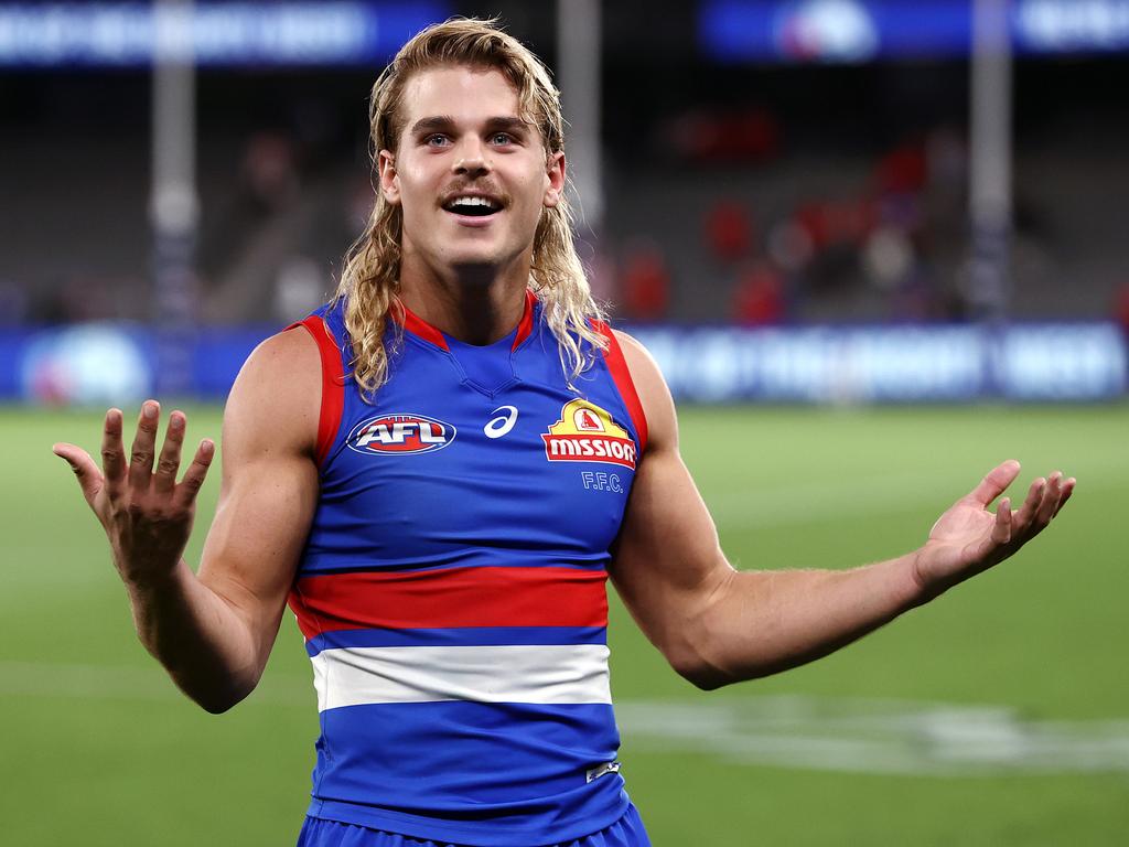 AFL: Western Bulldogs’ Bailey Smith on fame, future and Lachie Hunter ...