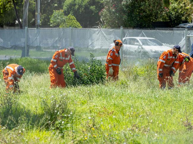 SES crews search the area on Monday. Picture: Jake Nowakowski