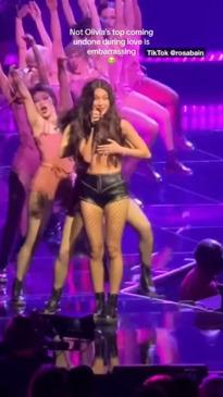 Star has 'embarrassing' wardrobe malfunction at sold-out show