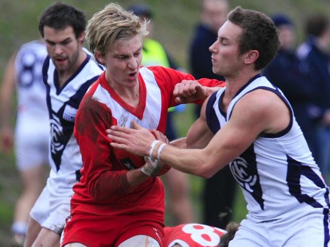 Shane Biggs in action for Warrandyte in 2010.