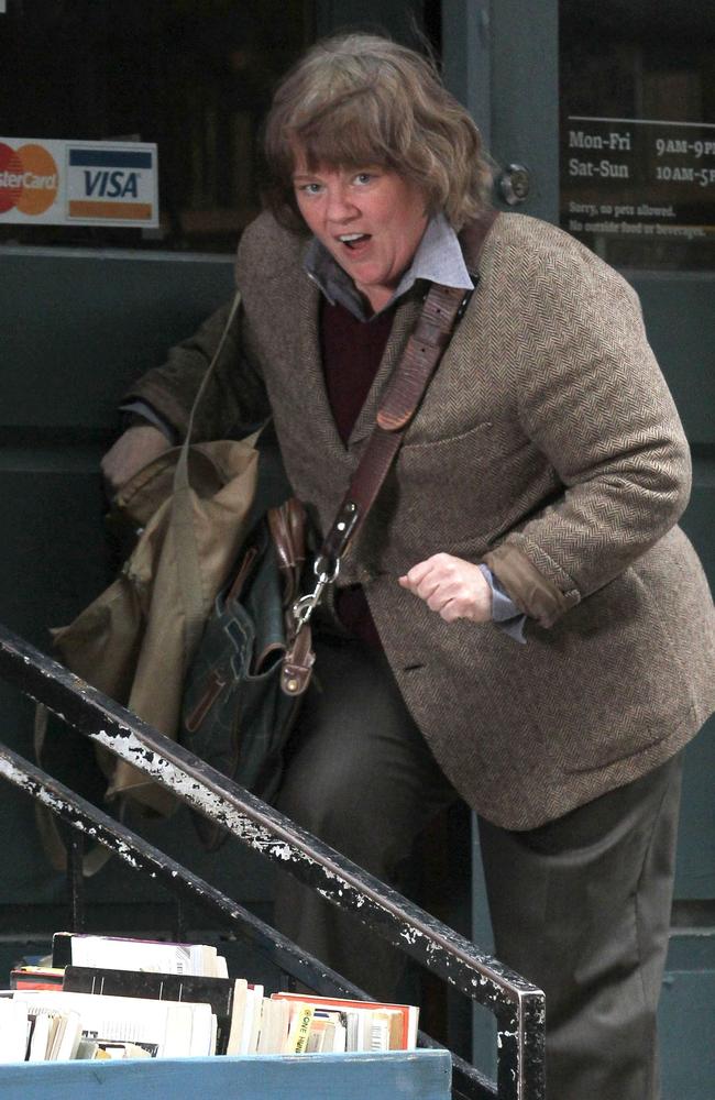 The actress sported a greying bowl cut wig and an ill-fitting tweed blazer for this scene.