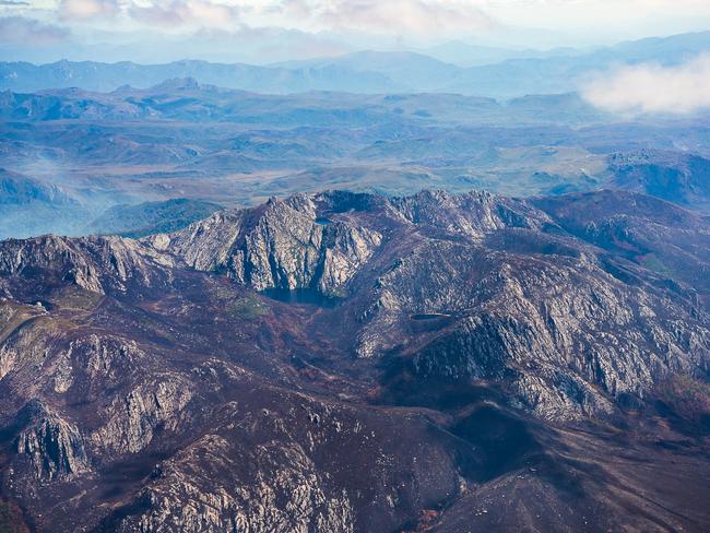 2019 Tasmanian bush fires. . Picture - LUKE TSCHARKE / PAR AVION