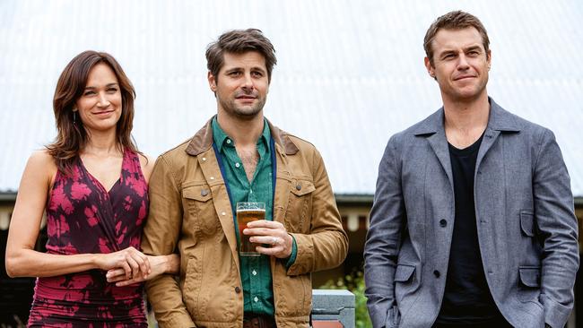 Da Silva on <i>Doctor Doctor</i> with co-stars Ryan Johnson and Rodger Corser.