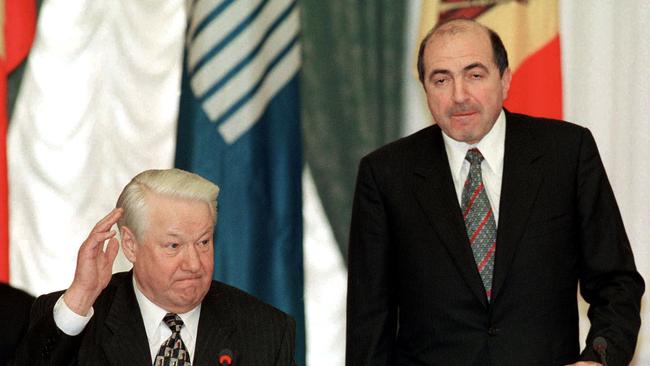 Boris Berezovsky, right, with then Russian president Boris Yeltsin in 1998.