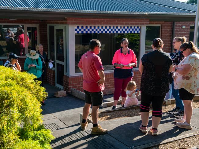 Local volunteers search in Buninyong and West of Ballarat. Picture: Ian Wilson