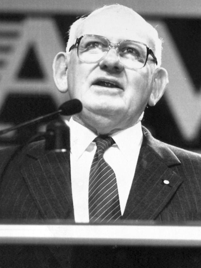 Former AMP chair, the late Sir James Balderstone in 1993.