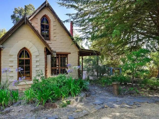 Tassie Airbnbs still available for Christmas: Seaforest Cottage, Eaglehawk Neck