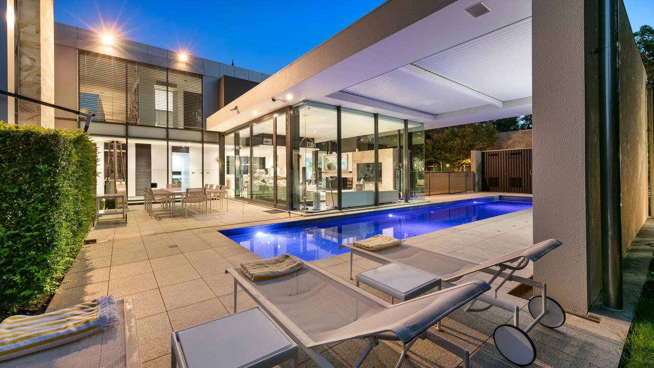 Balwyn mansion smashes suburb record by $1 million | news.com.au ...