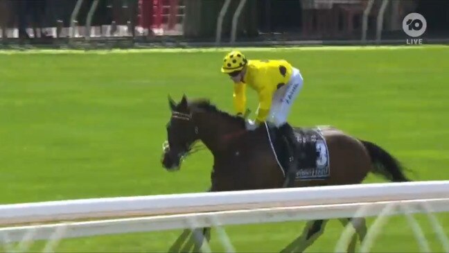 Without a Fight pulls away to win the 2023 Melbourne Cup