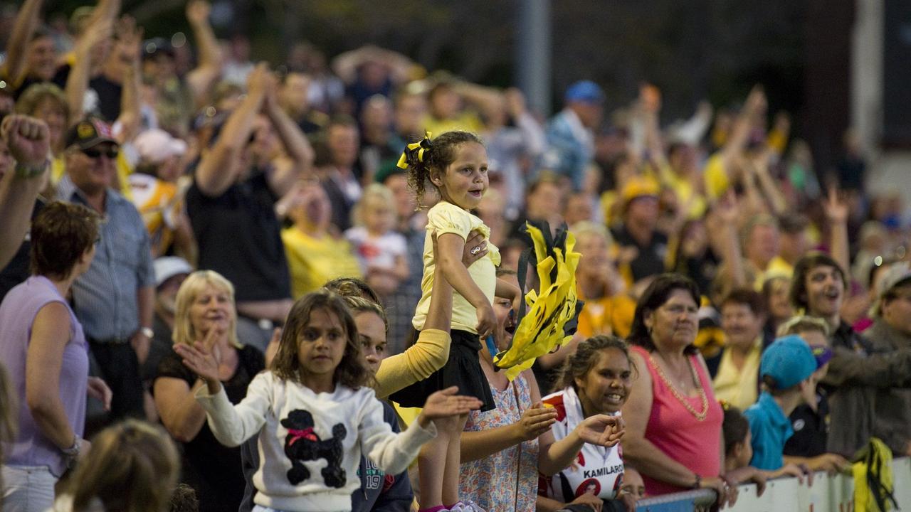 Briseis Boney, niece of Gatton’s Jason Boney cheers on her team with other Gatton supporters. Photo: Kevin Farmer / The Chronicle