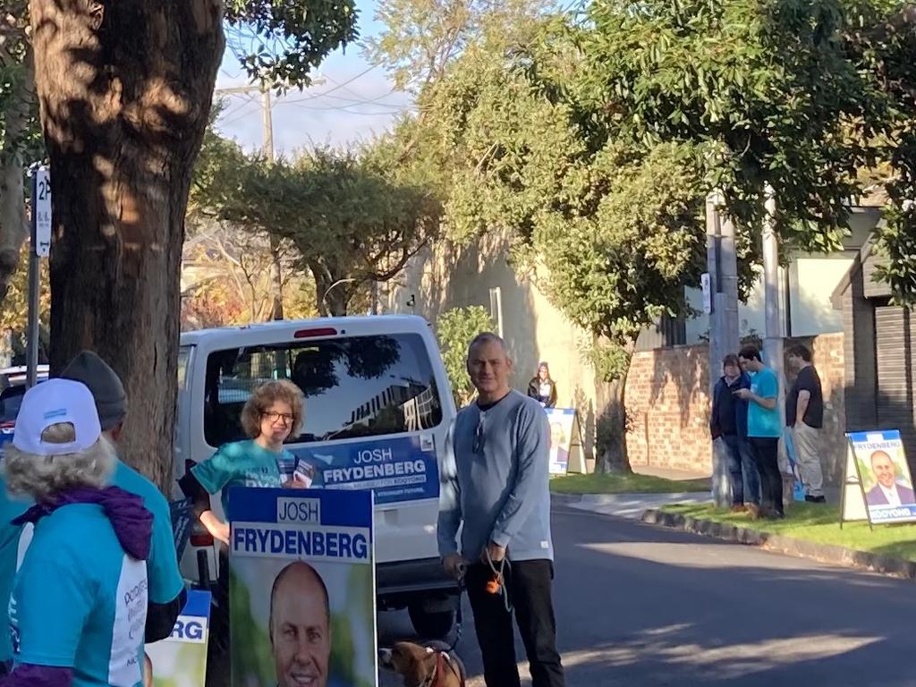 Simon Holmes a Court supporting independent candidate Dr Monique Ryan, who was challenging Josh Frydenberg. Picture: Hugo Timms/News Corp Australia