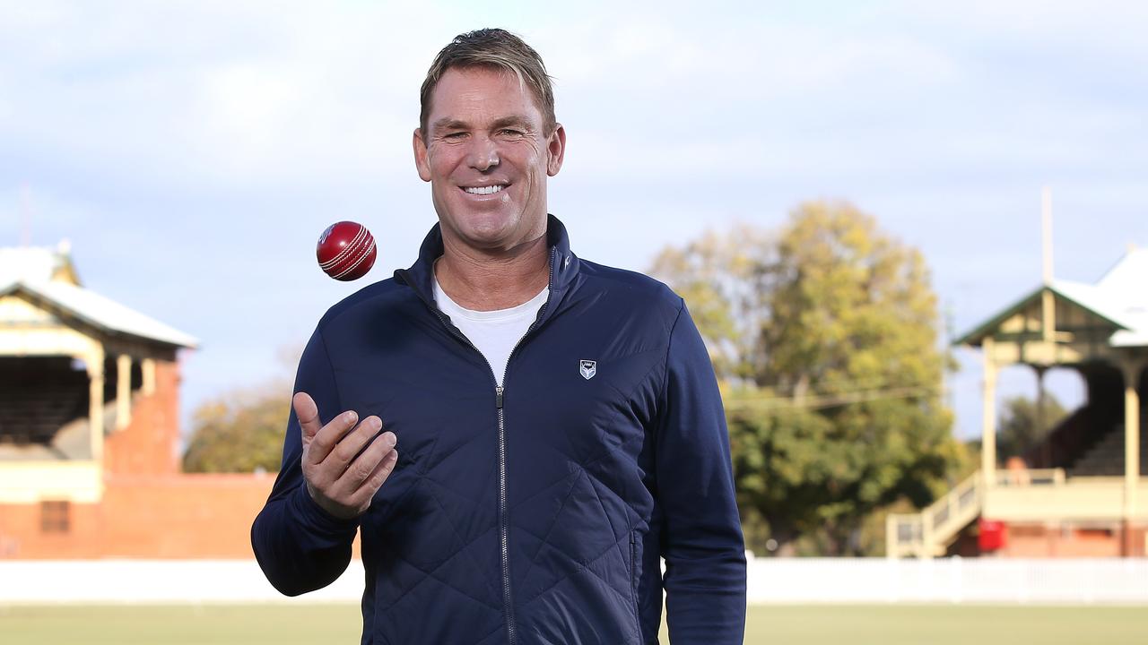 Shane Warne wants first-class cricketers to visit schools around the country.