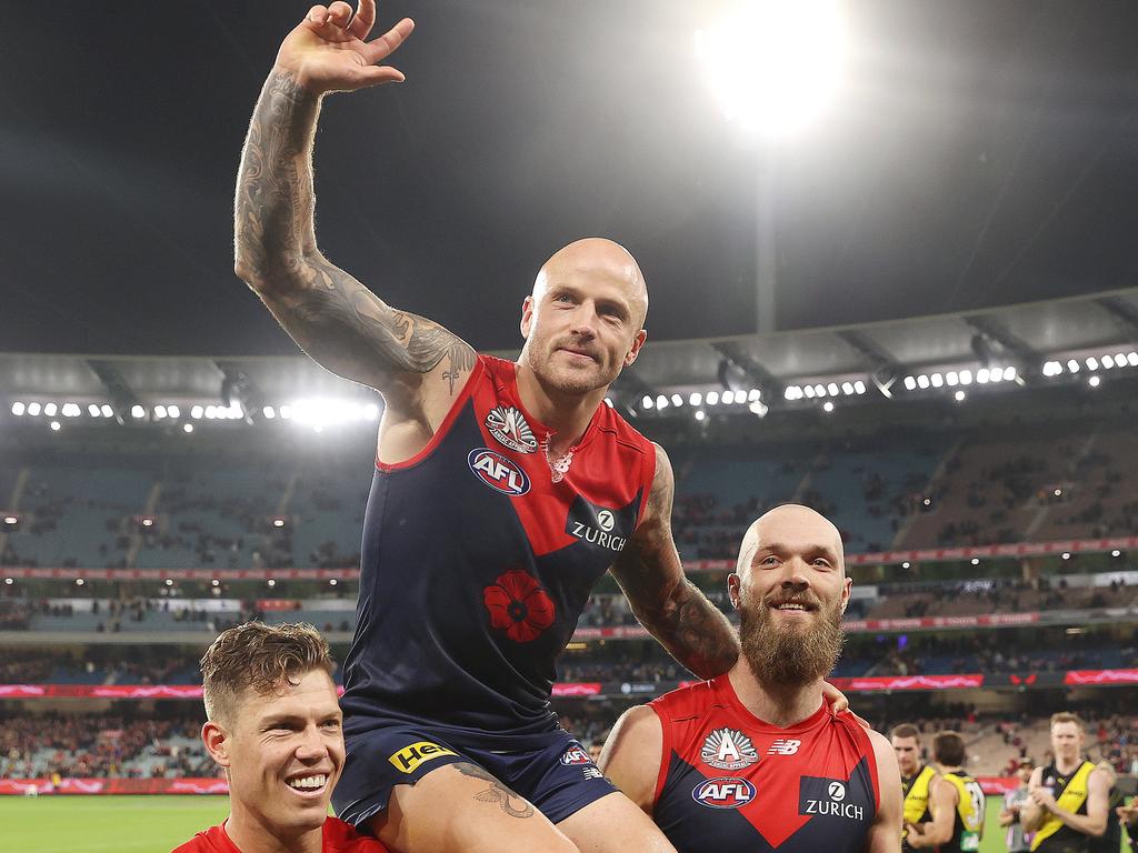 AFL 2021: Demons, Bulldogs jumper clash criticised by fans