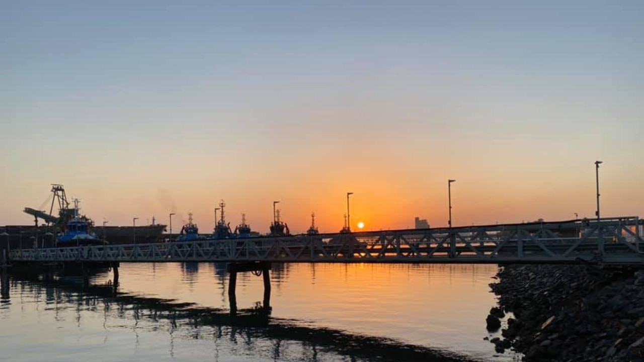 Timothy Baker - Sunrise on the harbour