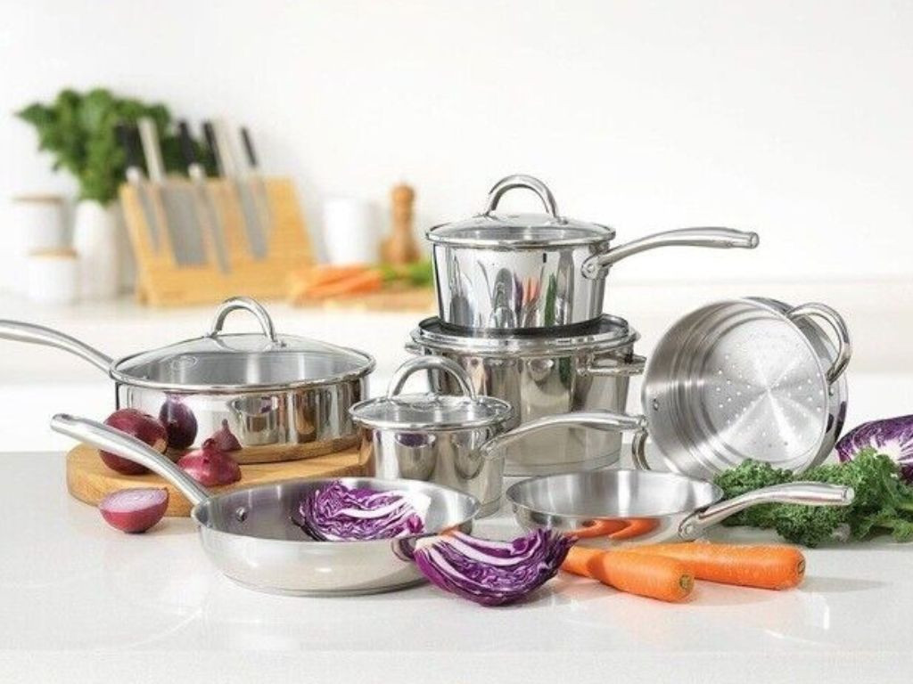 Check out huge discounts on cookware collections.