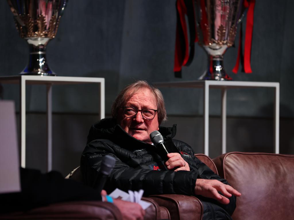 Kevin Sheedy speaks to supporters. Picture: Jason Edwards