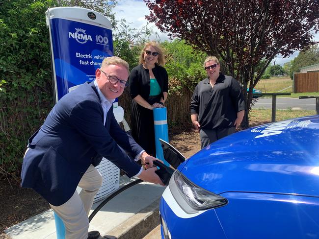 Hon Ben Franklin MLC, Ms Suzana Barbir and Ms Kylie Smith, a representative from Tenterfield Shire Council, testing the new EV fast charger