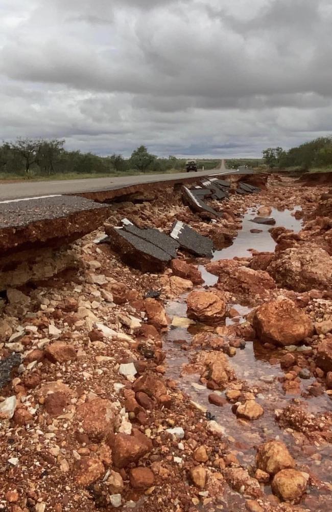 The Barkly Hwy remains closed to the Queensland border after flooding and damage. Picture: Road Report NT