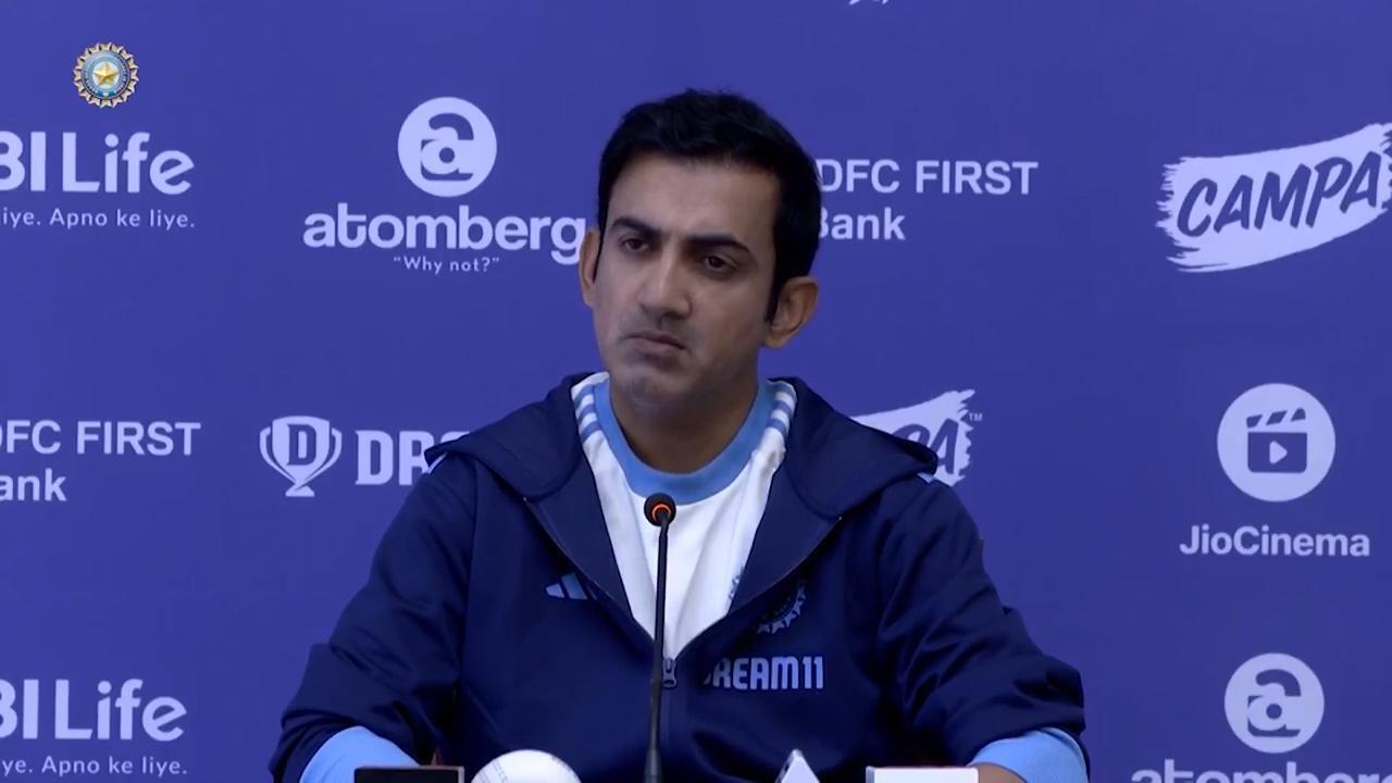 India coach Gambhir lays in to Ponting ahead of departure to Australia