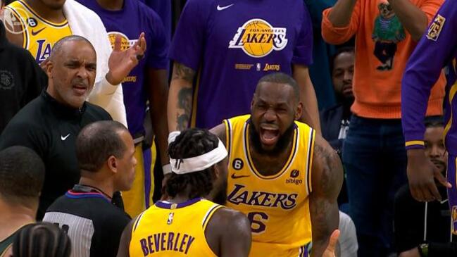 Lebron LOSES IT over no foul call | Daily Telegraph