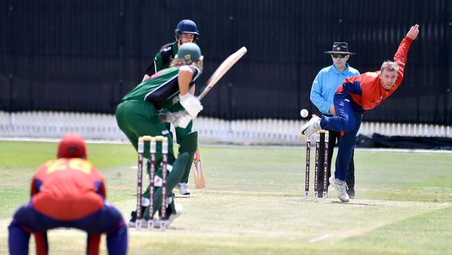 Sunshine Coast bowler Mackenzie HarveyMen's first grade cricket South Brisbane v Sunshine CoastSaturday September 23, 2023. Picture, John Gass