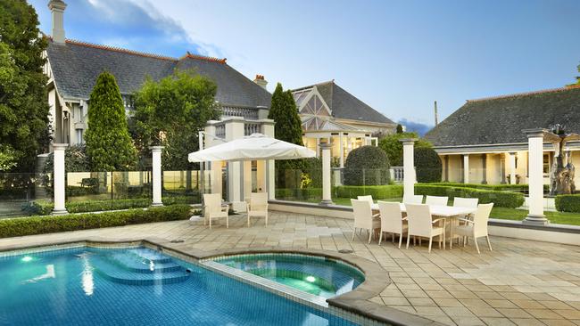 The grounds of 16 St Georges Rd Toorak.