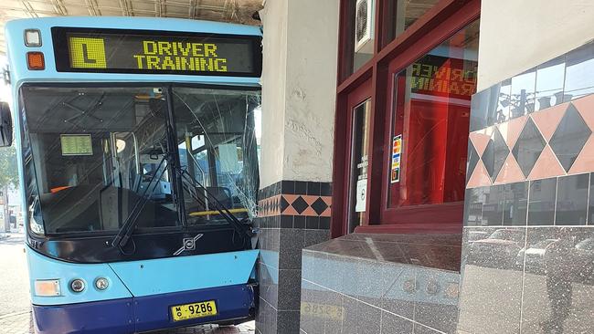 Images posted of a bus’ collision by the Mortdale Hotel on Facebook attracted hundreds of comments with many chipping in helpful hints to the driver. Picture: Facebook.