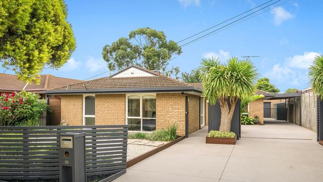 98 Ruhamah Ave, Bell Post Hill, has sold for $525,000 this week.