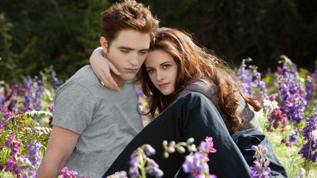 25/11/2010 NEWS: THE TWILIGHT SAGA: BREAKING DAWN - PART 2 ROBERT PATTINSON and KRISTEN STEWART star in THE TWILIGHT SAGA: BREAKING DAWN-PART 2 Pic. Supplied