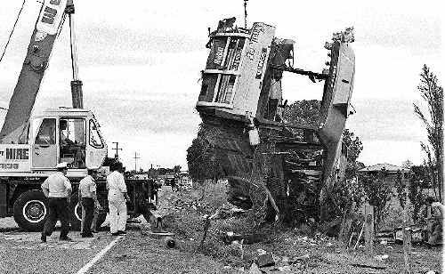 A group of doctors, some who attended the deadly 1989 Cowper bus crash, will hold a public meeting to campaign against the poor condition of the Pacific Highway north of Kempsey.