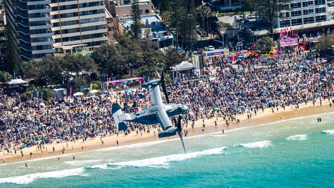 The Osprey piloted by Major Tobin ‘Smeagol’ Lewis’ buzzes tens of thousands on Surfers Paradise beach for day two of the Pacific AirShow. Picture: Anthony Shorten, Aerial Advantage