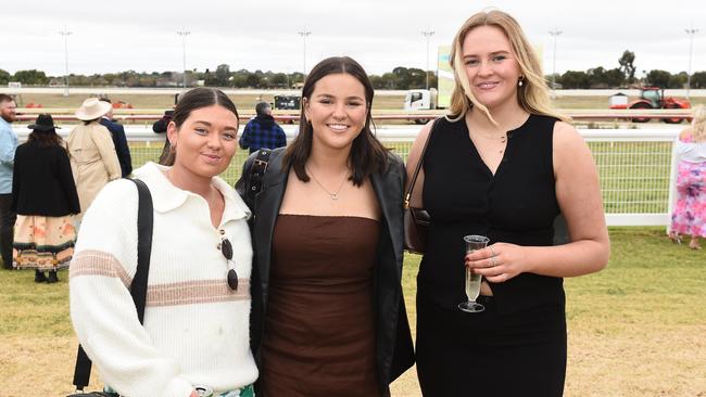 Swan Hill Cup 2024. Ella Hogan, Taya Bartram, Amelia Ison