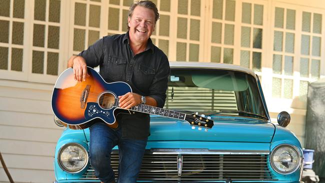 Troy Cassar-Daley at home with Daphne in 2021. Picture: Lyndon Mechielsen