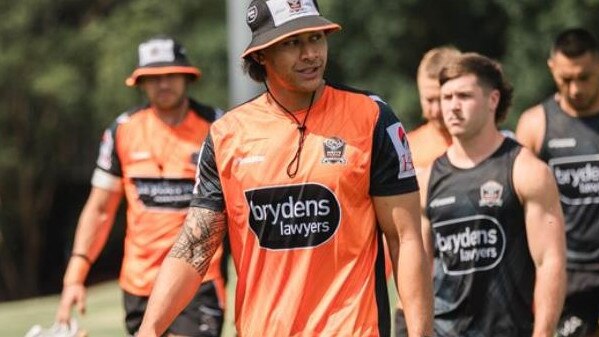 Wests Tigers signing Solomon Alaimalo at training on Monday. Pic: Tigers Digital