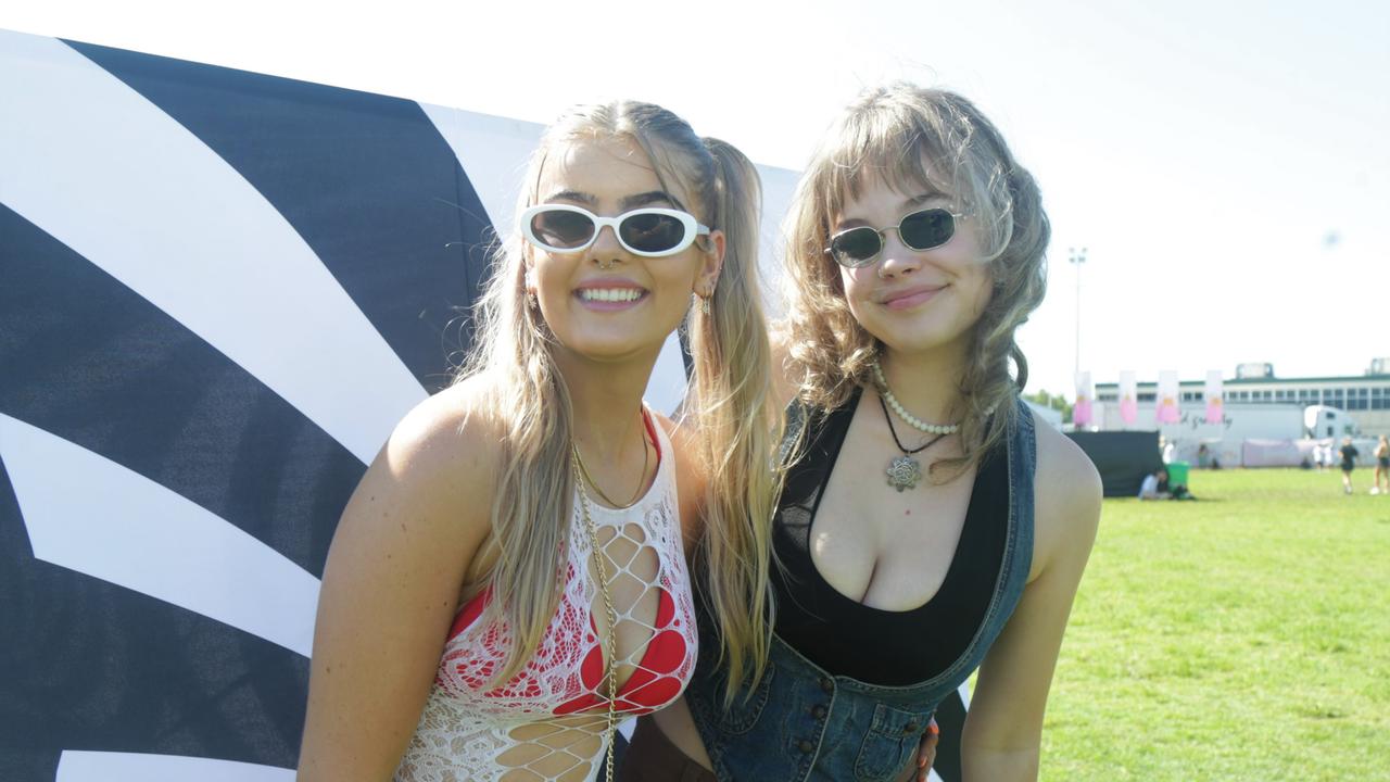 Kellie Cox and Bella Devries at Grass is Greener 2022. Picture: Peter Carruthers