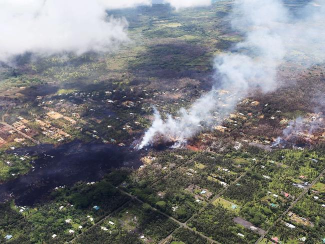 Hawaii’s Kilauea volcano: New fissure spews lava bombs, more ...