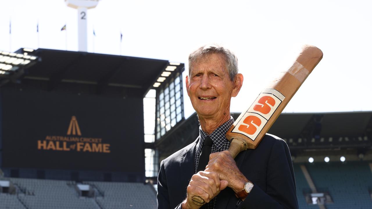 Former Australian Test cricketer Ian Redpath died aged 73. He scored eight Test centuries for Australia. (Photo by Robert Cianflone/Getty Images)