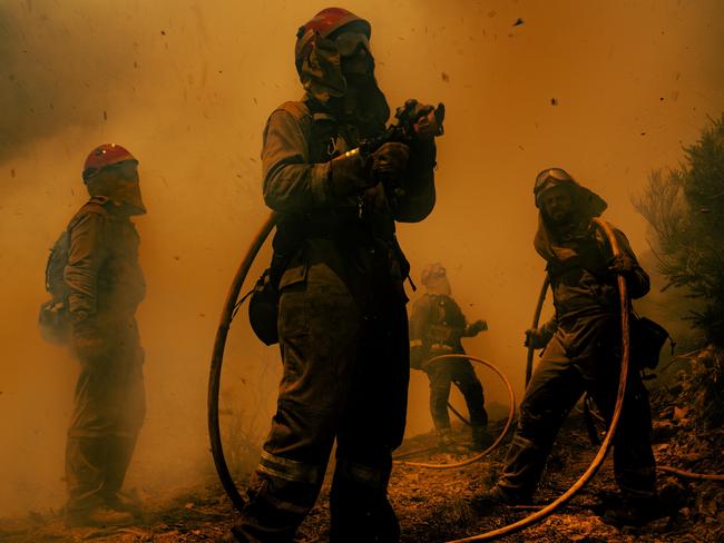 A team of firefighters takes on the largest wildfire in Galicia’s history, which raged for days. According to EFFIS, 2022 marks the worst European fire season of the century. Picture: Adra Pallón/TNC Photo Contest 2023