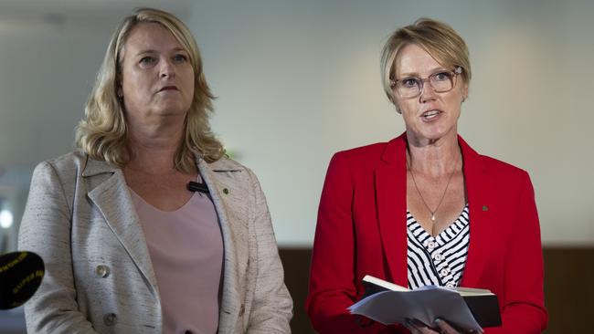 Independent MPs Kylea Tink and Zoe Daniel have pushed for a ban. Picture: NCA NewsWire / Martin Ollman