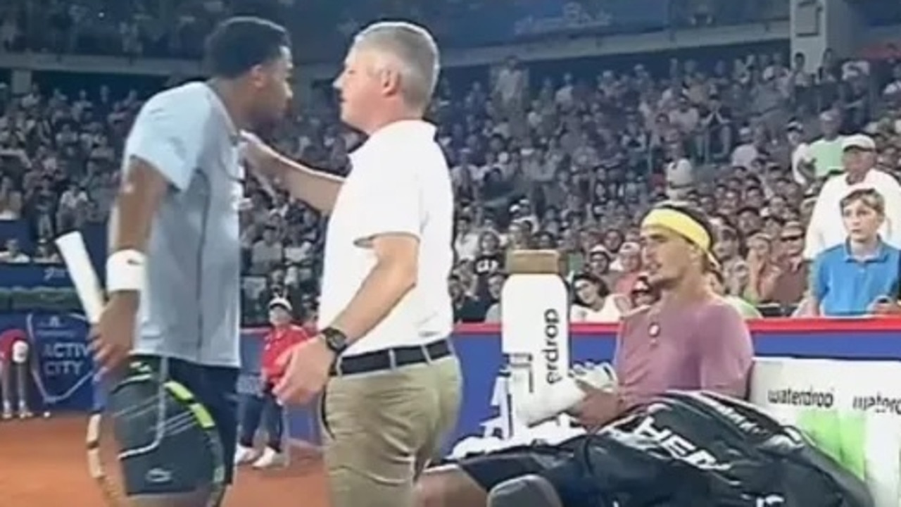 French player confronts rival during fiery Hamburg Open final